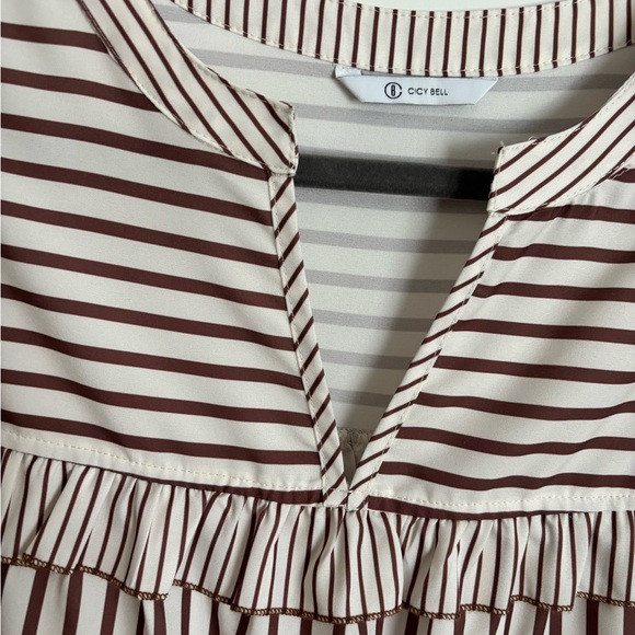 Cicy Bell Striped Ruffle Yoke Blouse - Cream & Brown LIKE NEW Large - Picture 3 of 4